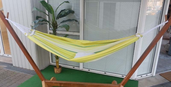 Hamac taille 2,2m par 1,4m, charge 100Kg