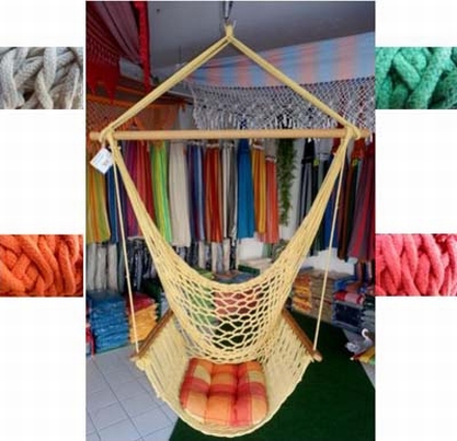 Chaise suspendue en filet avec accoudoir